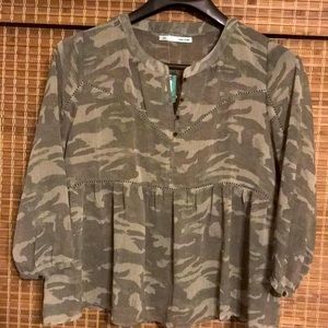 Ladies Tunic NWT